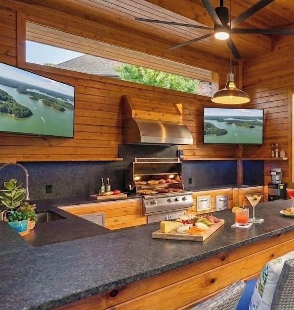 Outdoor Kitchen