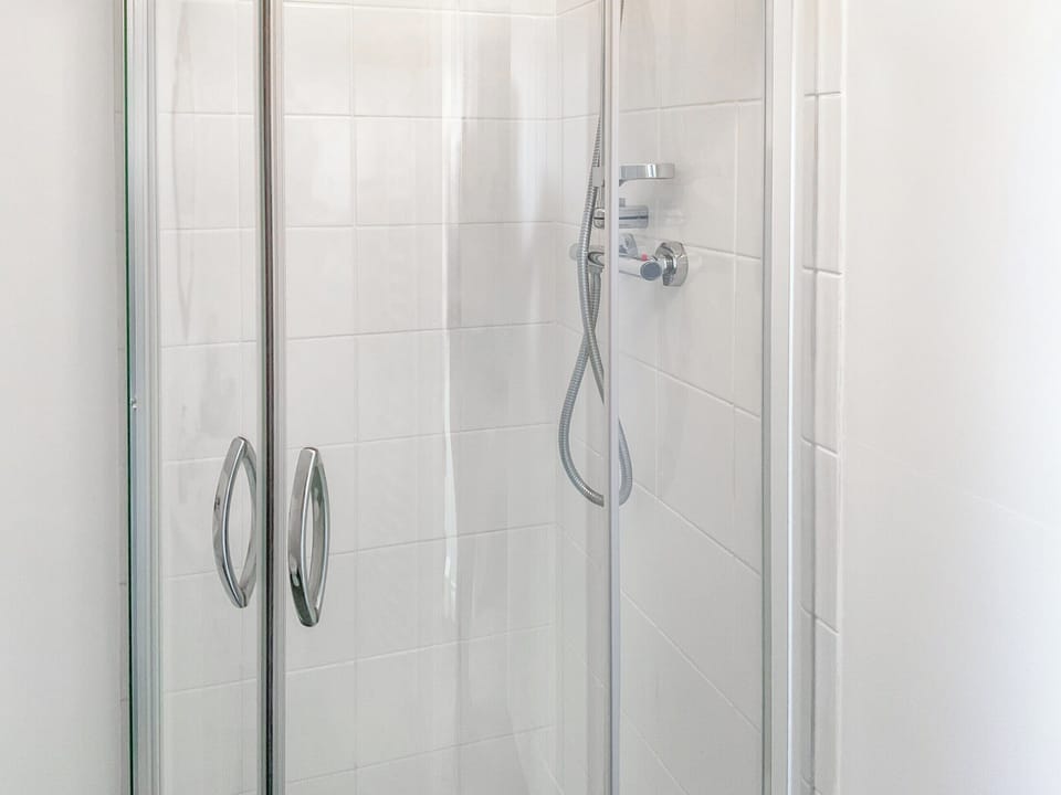 Bathroom | The Hideaway, Tregaron