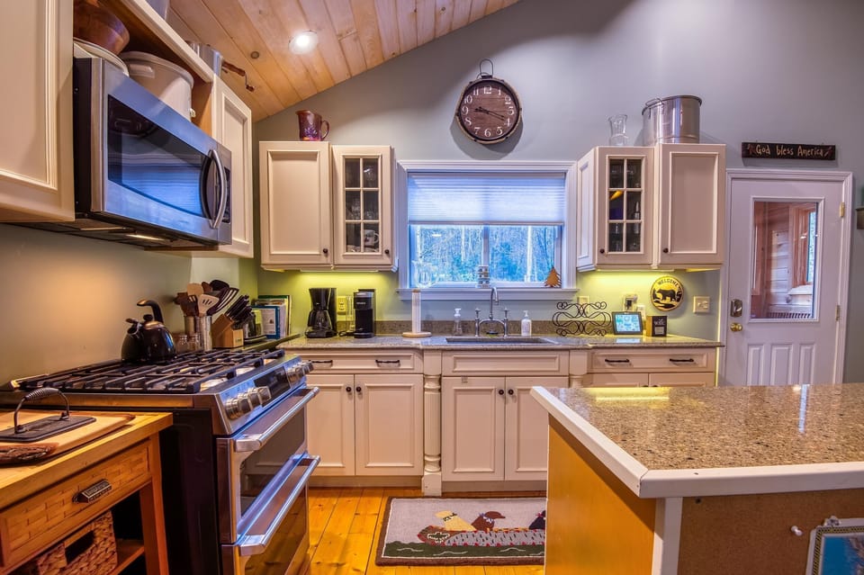 Fully Applianced Kitchen