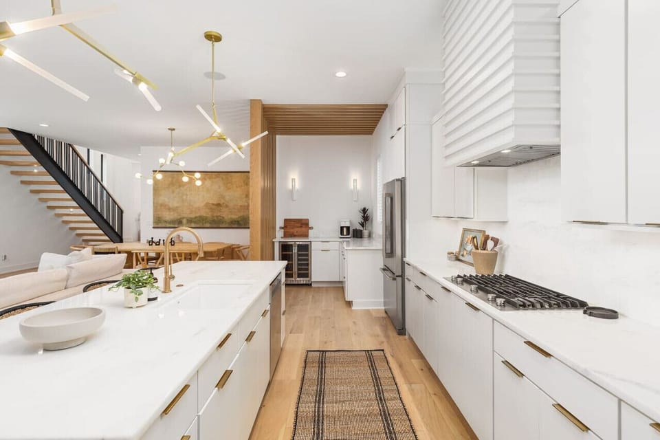 Fully-stocked, modern kitchen suitable for any chef! We provide all the essential supplies and utensils you'll need for your morning coffee routine and any other cooking adventures.