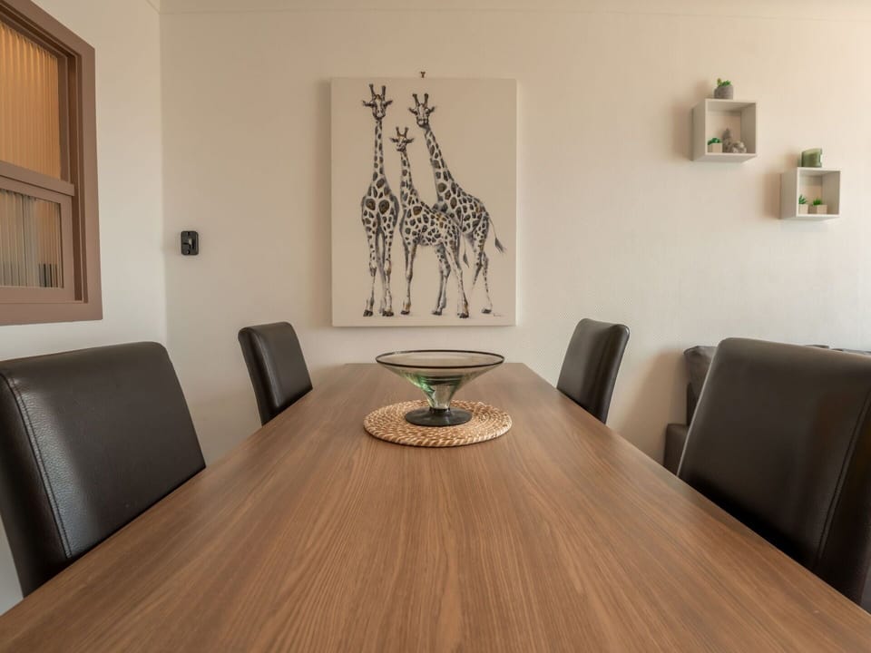 Furniture, Table, Building, Wood, Window, Flooring, Chair, Interior Design, Floor, Rectangle