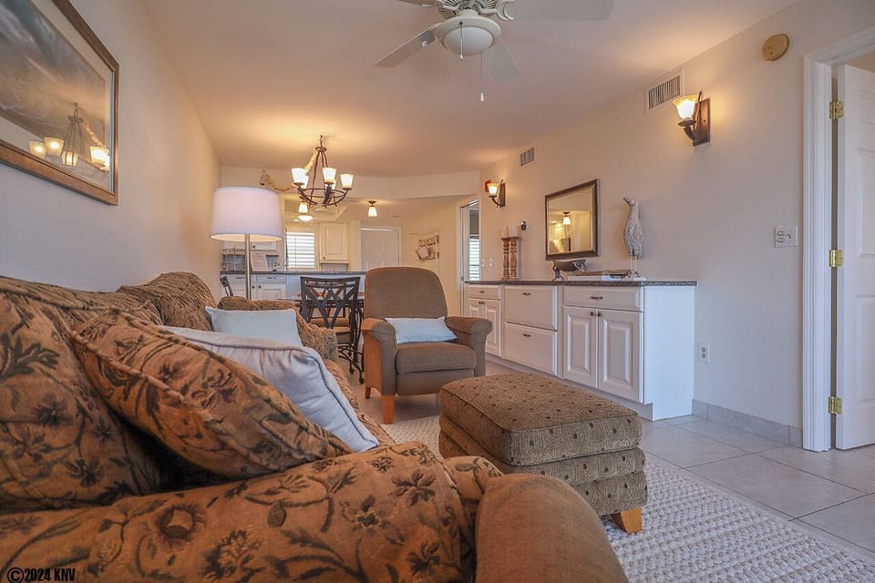 Estero Cove 454