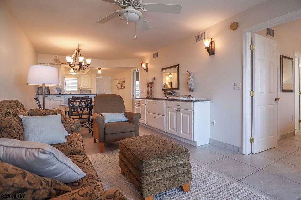 Estero Cove 454
