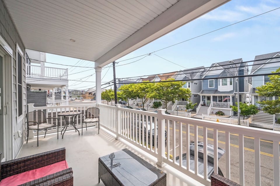 1st fl - Balcony off of living room.