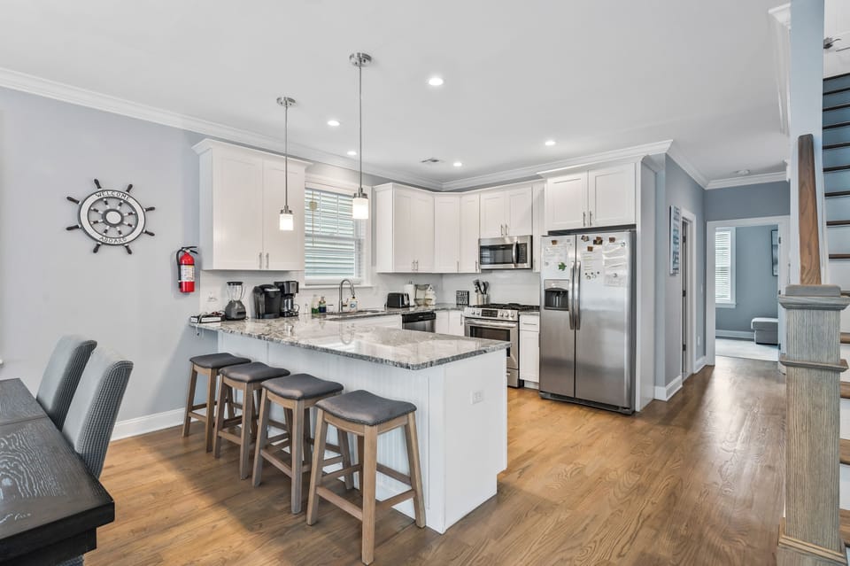 1st fl - Beautiful kitchen with  additional seating.