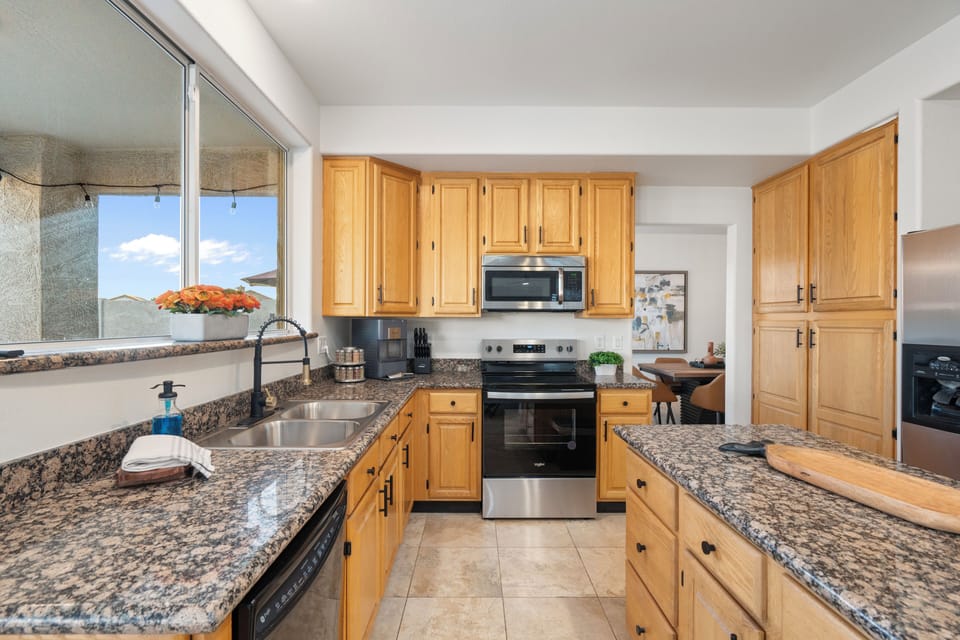 Fully equipped kitchen with everything you need to cook up a meal