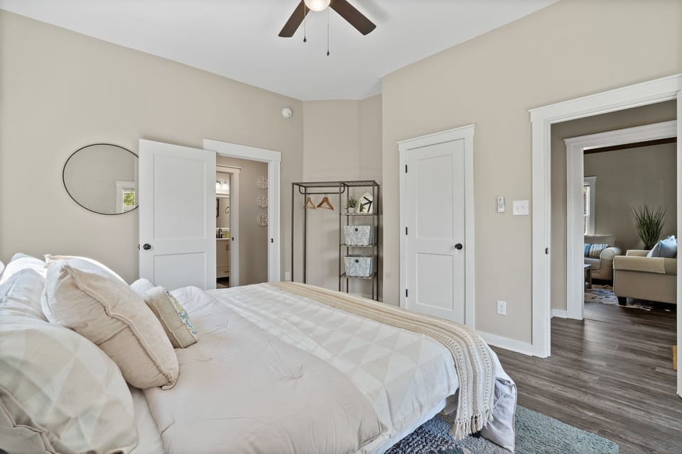 High-quality sheets, a plush duvet, and pillows hotel-like sleeping experience.