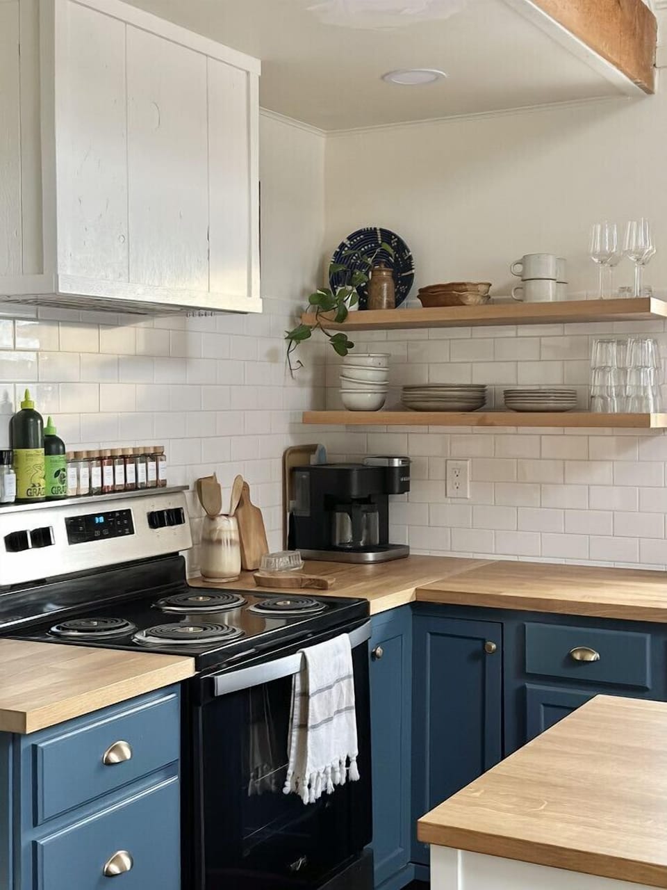 URSA MAJOR (Upper Suite) kitchen
