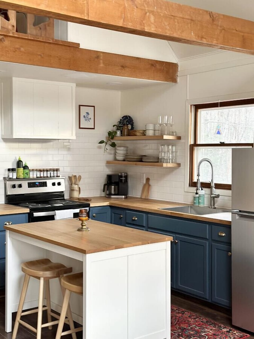 URSA MAJOR (Upper Suite) Kitchen