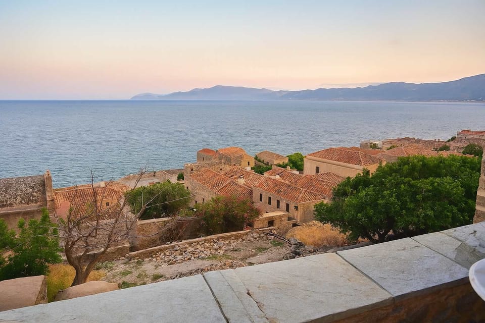 Lose yourself in the never-ending blue horizon