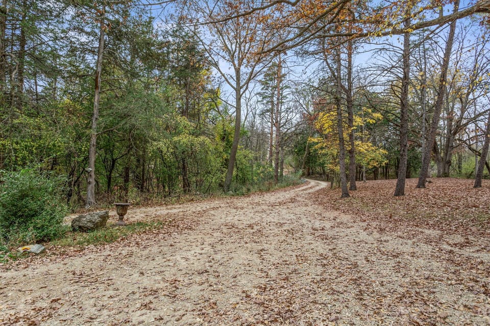 Long gravel drive - 4x4 or AWD recommended in SNOWY months.