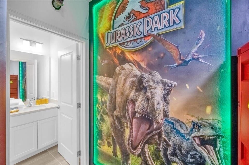 Bedroom 5: 1 Bunk Bed (Full Over Full) + 1 Pull-Out Twin Bed (Private Bathroom)