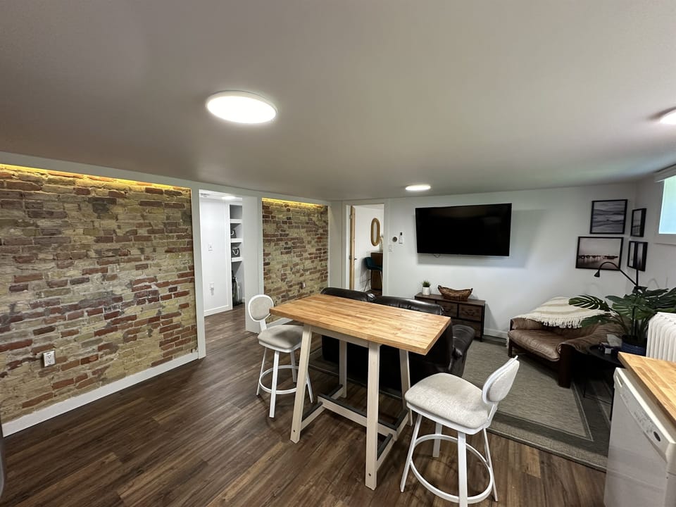 living/dining/kitchen