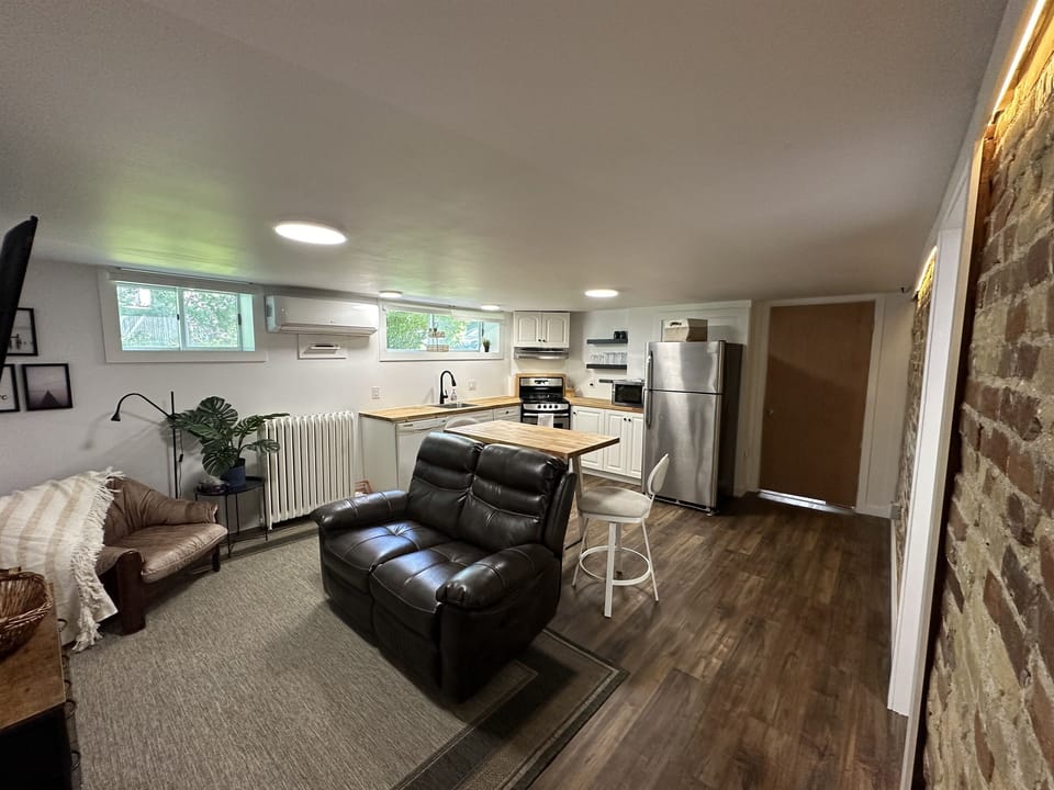 living/dining/kitchen