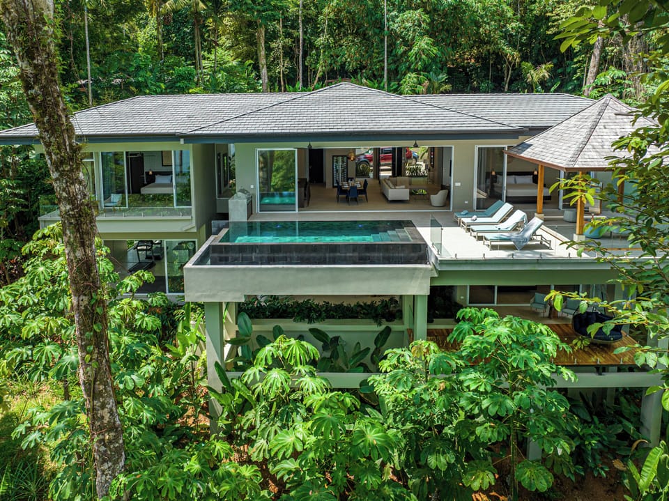 Villa Sueño View from Ocean Front