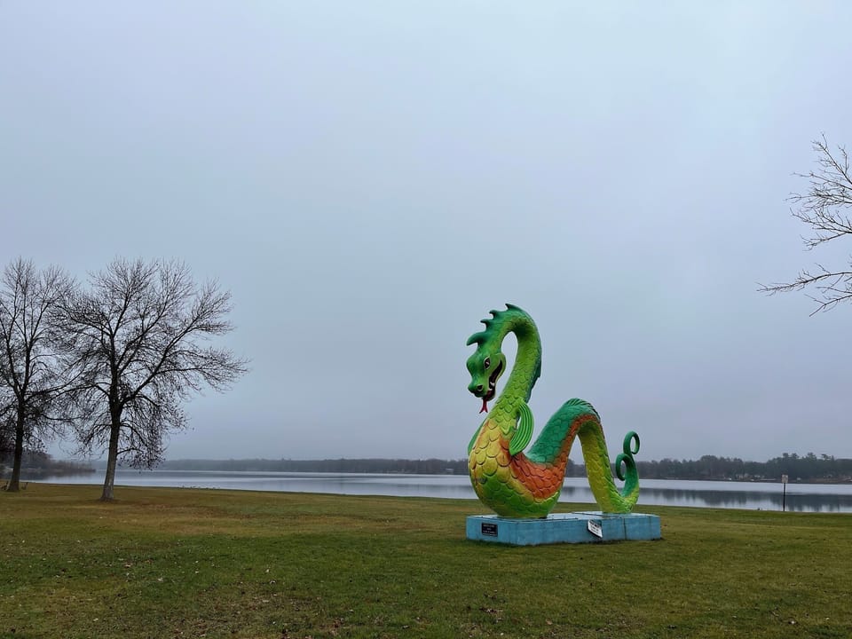 10 min walk to Serpent Lake