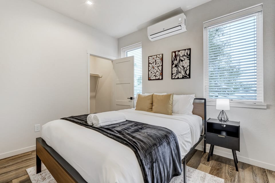 Upstairs Queen Bedroom