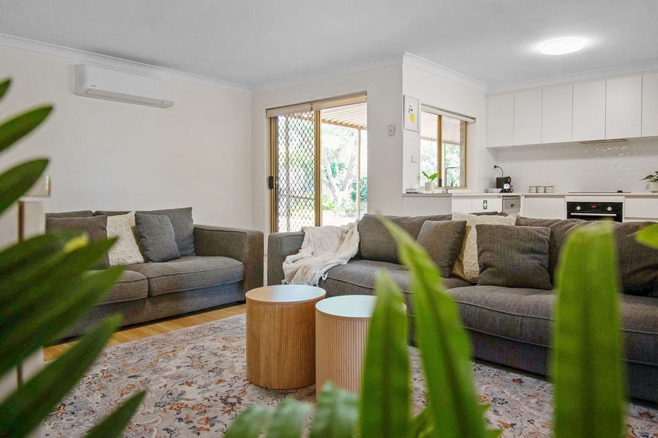 Living Area + Smart TV