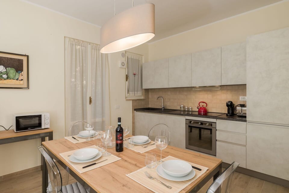 Dining Room, Kitchen