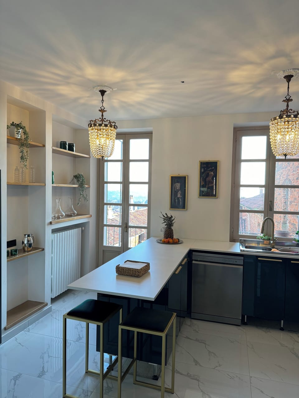 Fully-equipped Kitchen with Balcony access