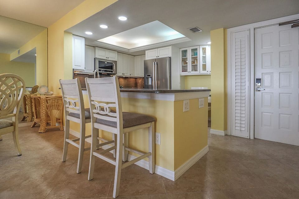 Beautifully designed Kitchen is fully equipped