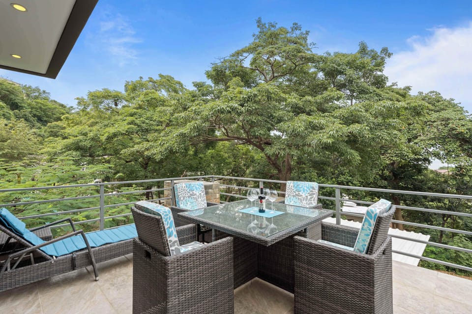 Catch the breeze and enjoy breakfast with a view.