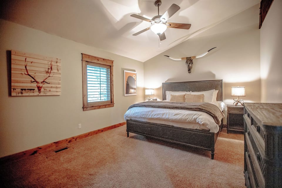 Upstairs King bedroom B