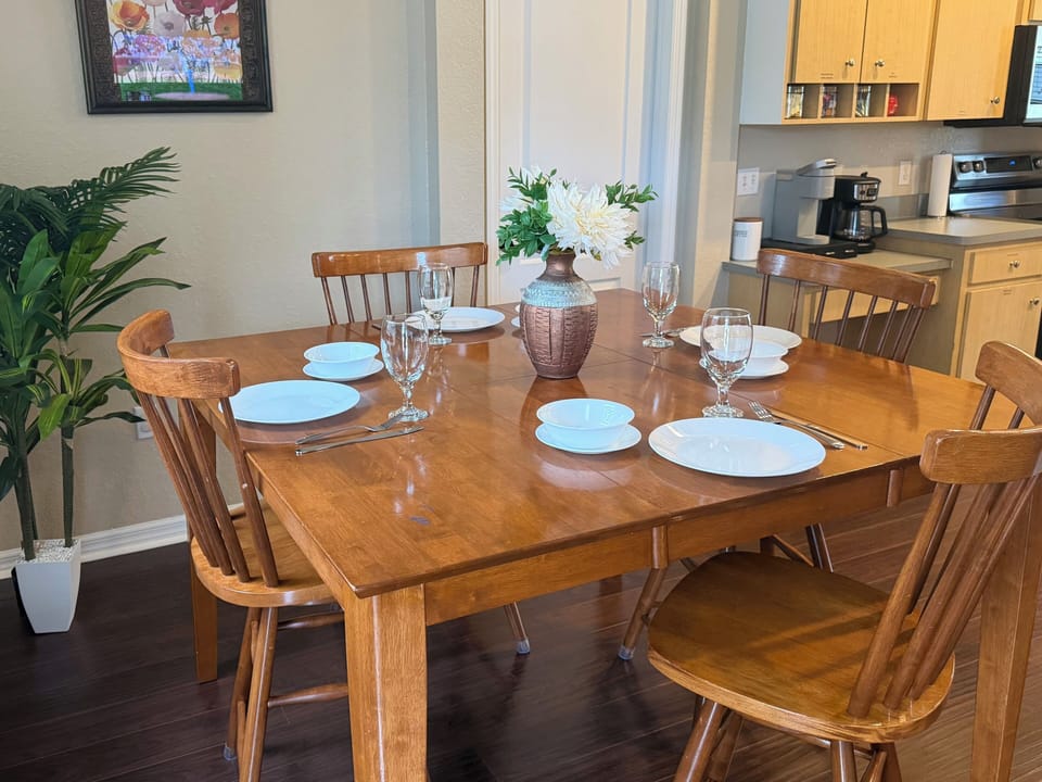 The dining table will seat 6 comfortably.  Breakfast nook seats 3.