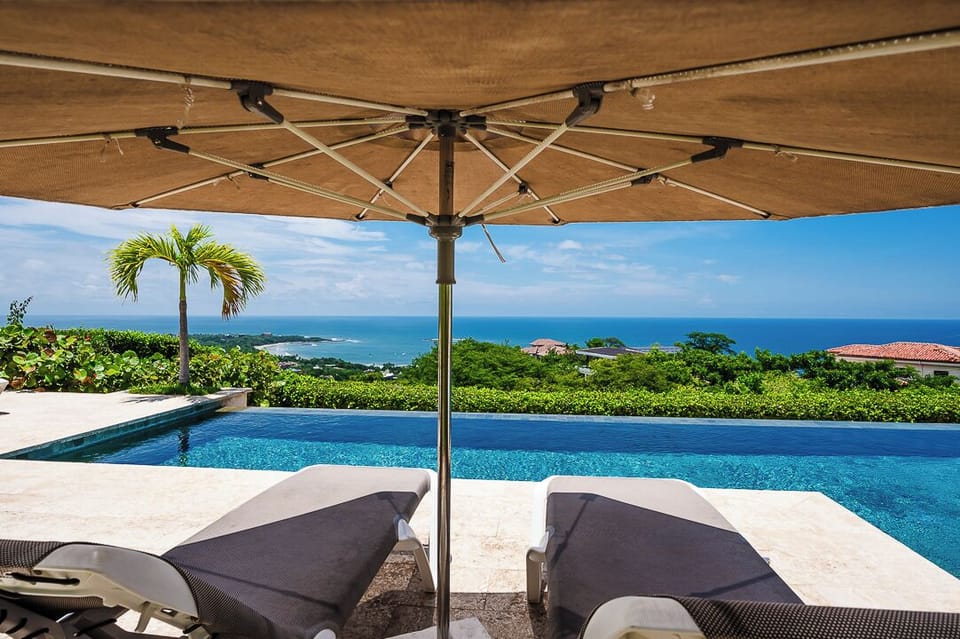 Panoramic ocean view Pool (2)