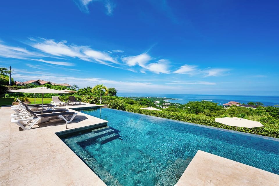 Panoramic ocean view Pool (1)