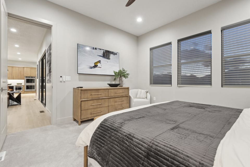 Main Level Master King Bedroom