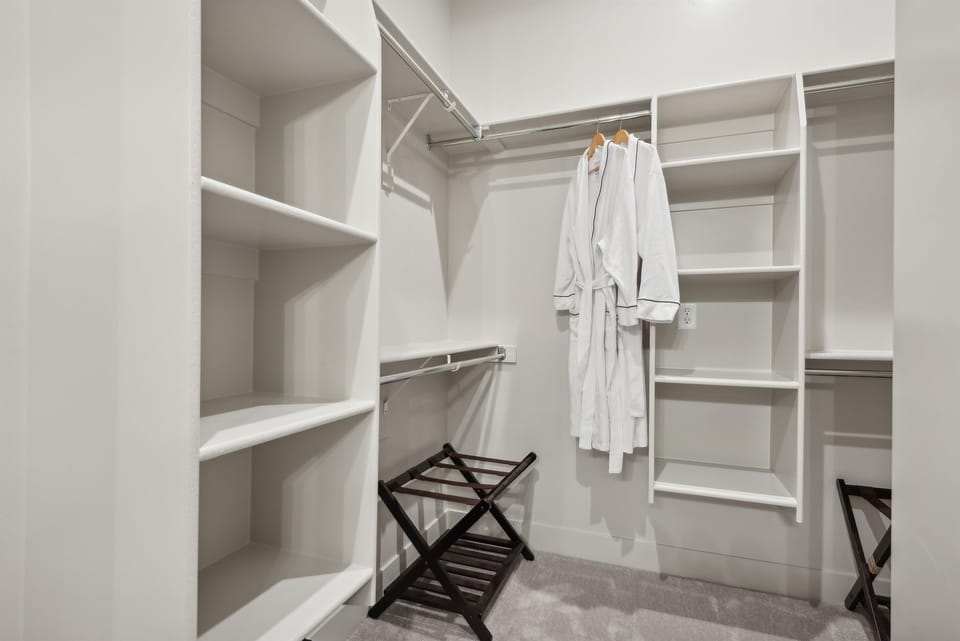 Main Level King Master Bedroom Closet