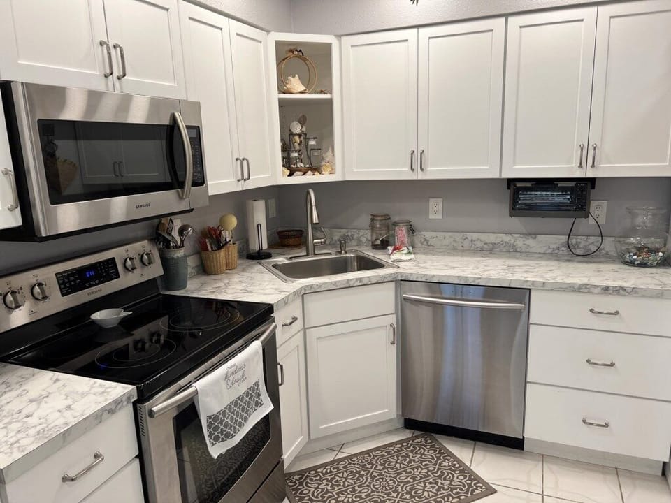 Tamarind Gulf & Bay 1BR w/ Pool & Beach Access (964)