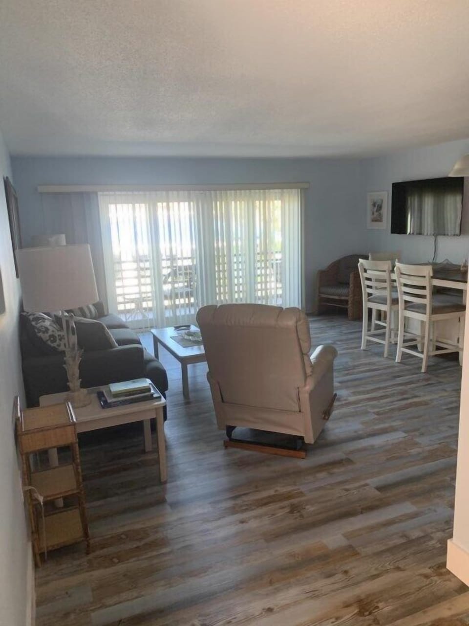 Fantasy Island Condo - Bay Views - Pool -  Garage (481)