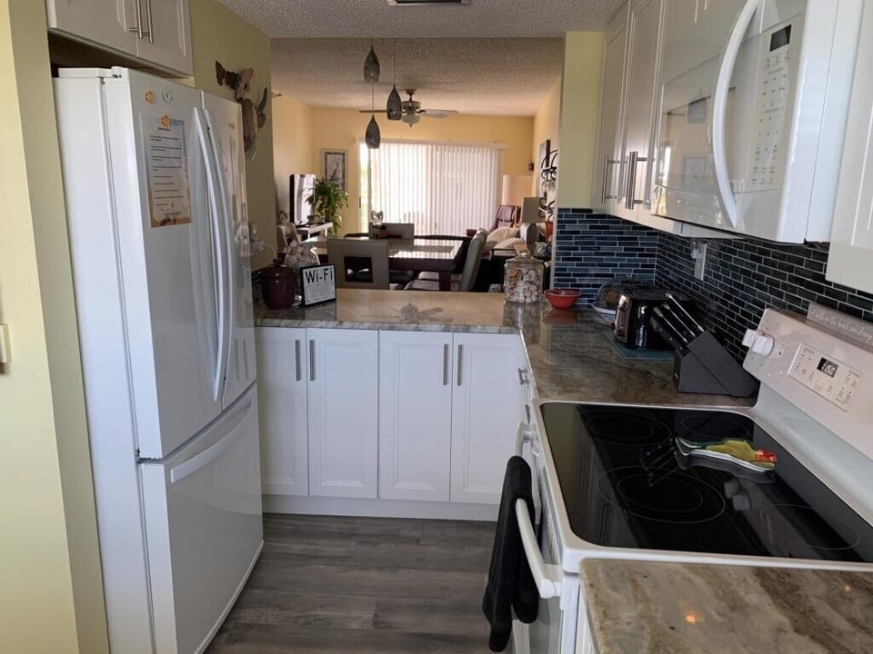 2BR Gulf Condo – Balcony, Pool, & Beach Views (190)