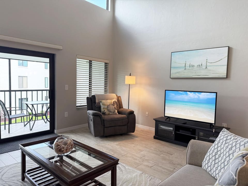 Modern Comfort – 2BR Bayside Condo at Tamarind (3582)