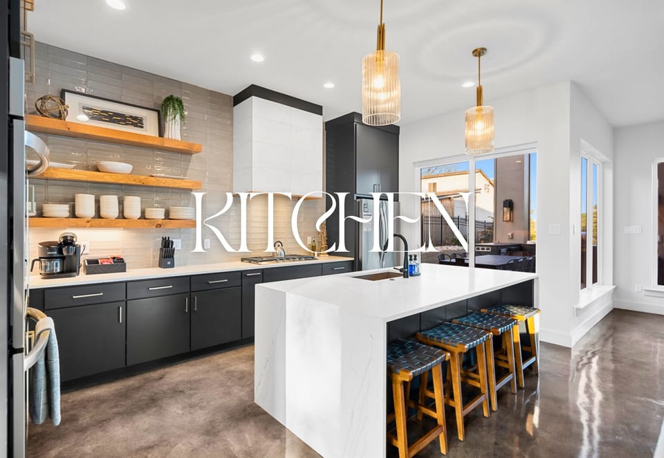 Modern and fully equipped, this kitchen has all you need for culinary creativity – perfect for anything from family dinners to midnight snacks.