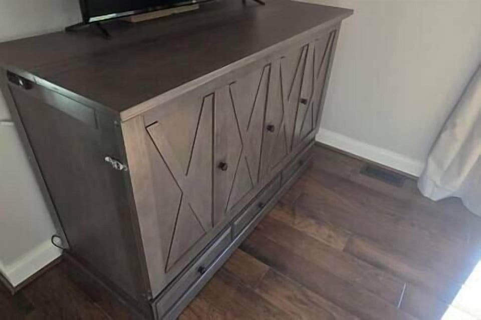 Queen-sized murphy bed