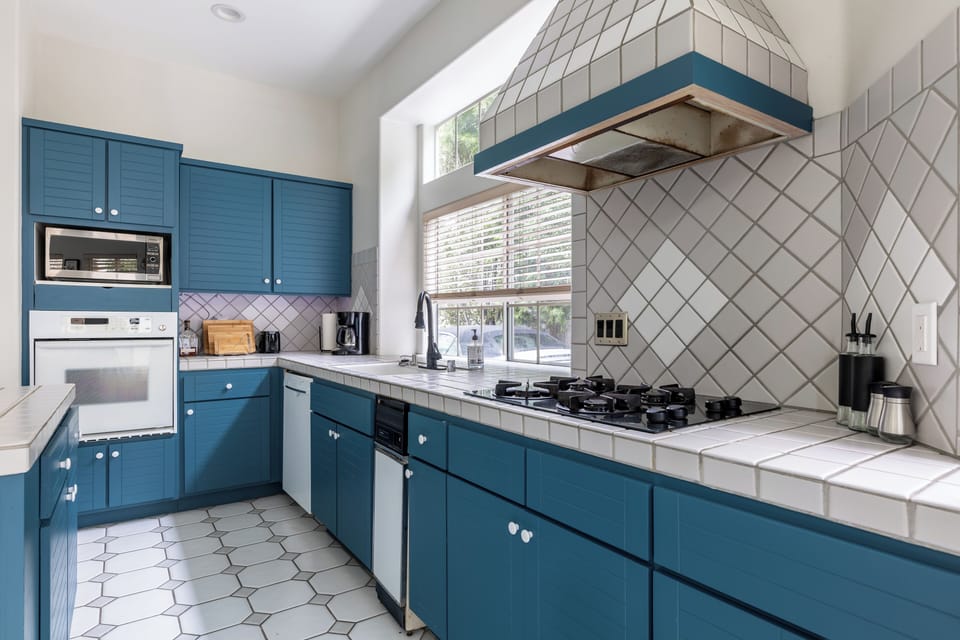 Kitchen, gas burners, dishwasher, oven, microwave