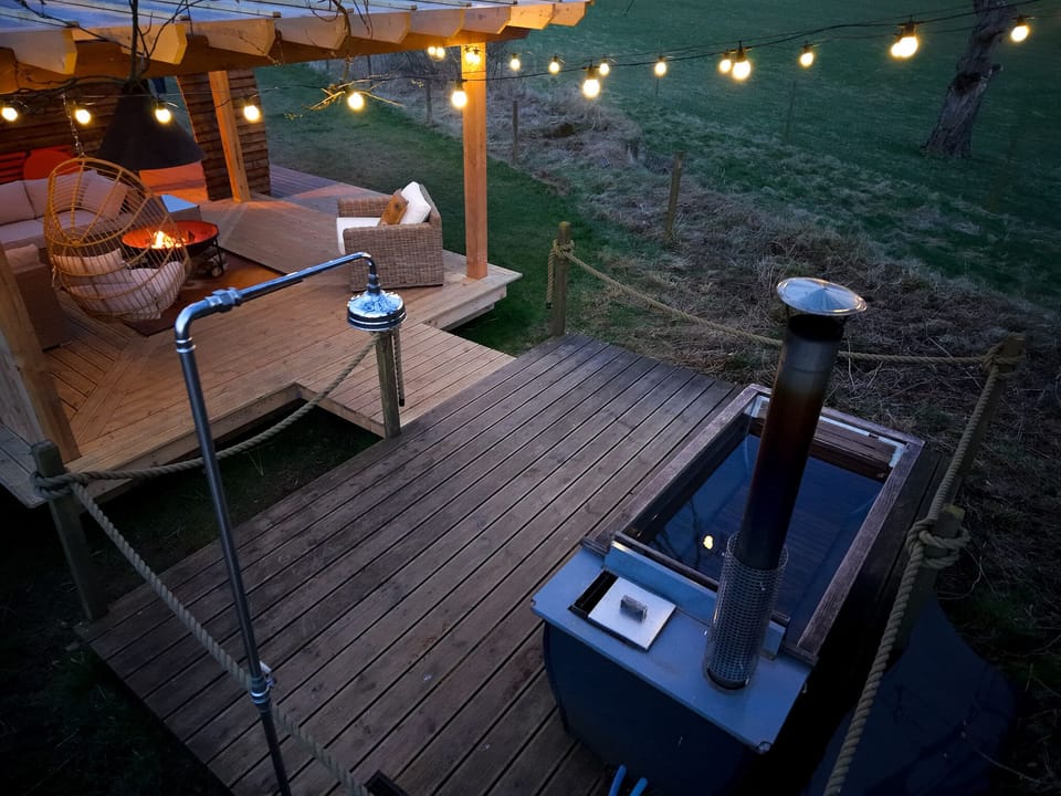 Hot Tub / whirlpool bath (Outdoor)