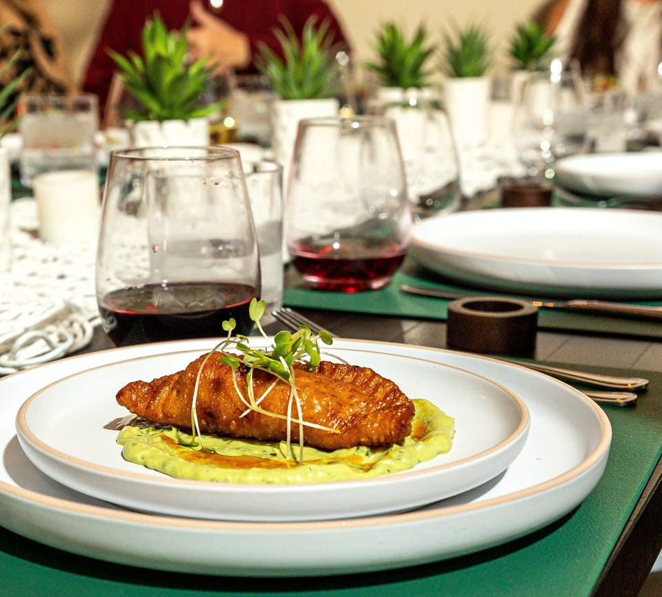 "Gather, dine, and create unforgettable memories around this stunning table! ✨🍽️ Our elegant dining space comfortably seats 12, perfect for celebrating special occasions, enjoying a chef-prep