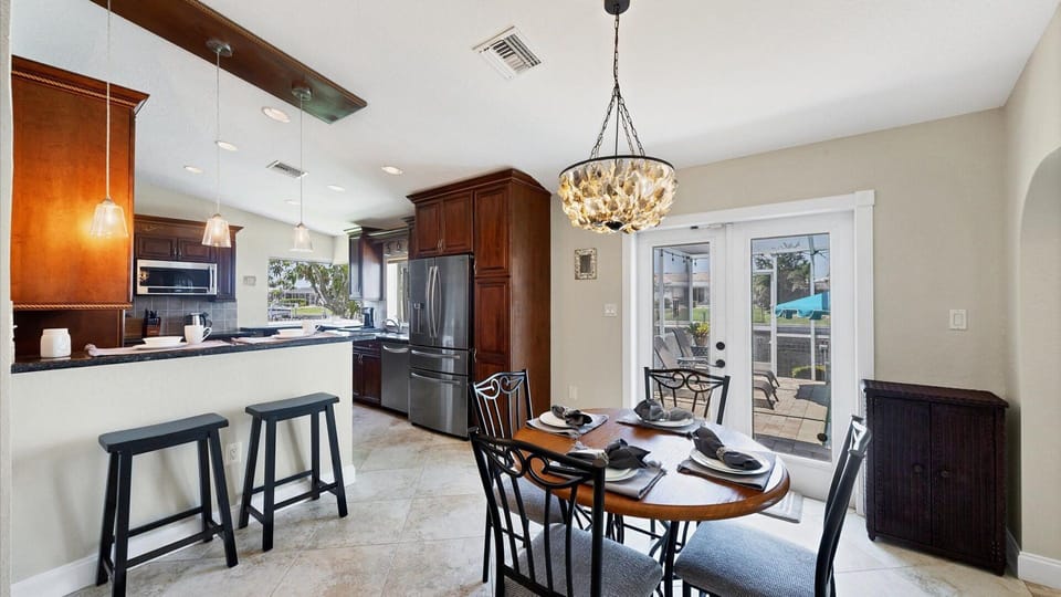 Kitchen seating with breakfast bar