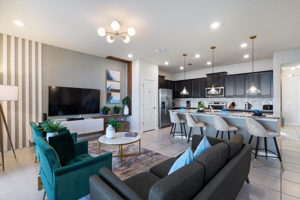 Living Room/Kitchen