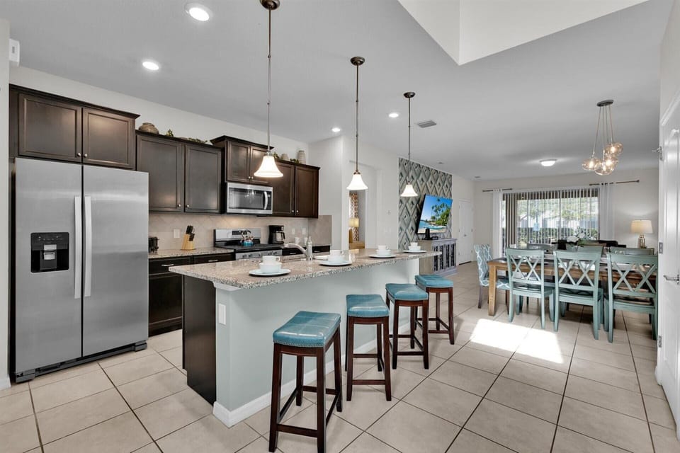 Kitchen (Angle)