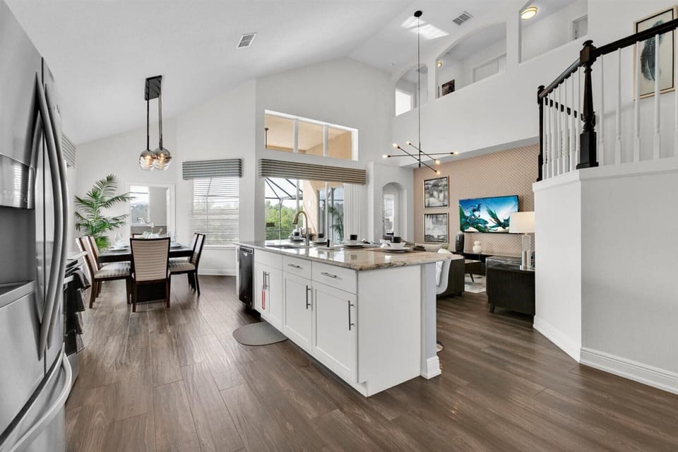 Kitchen (Angle 2)