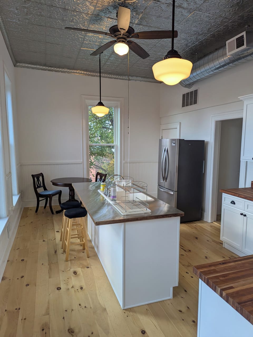 Convenient and well-equipped kitchen





