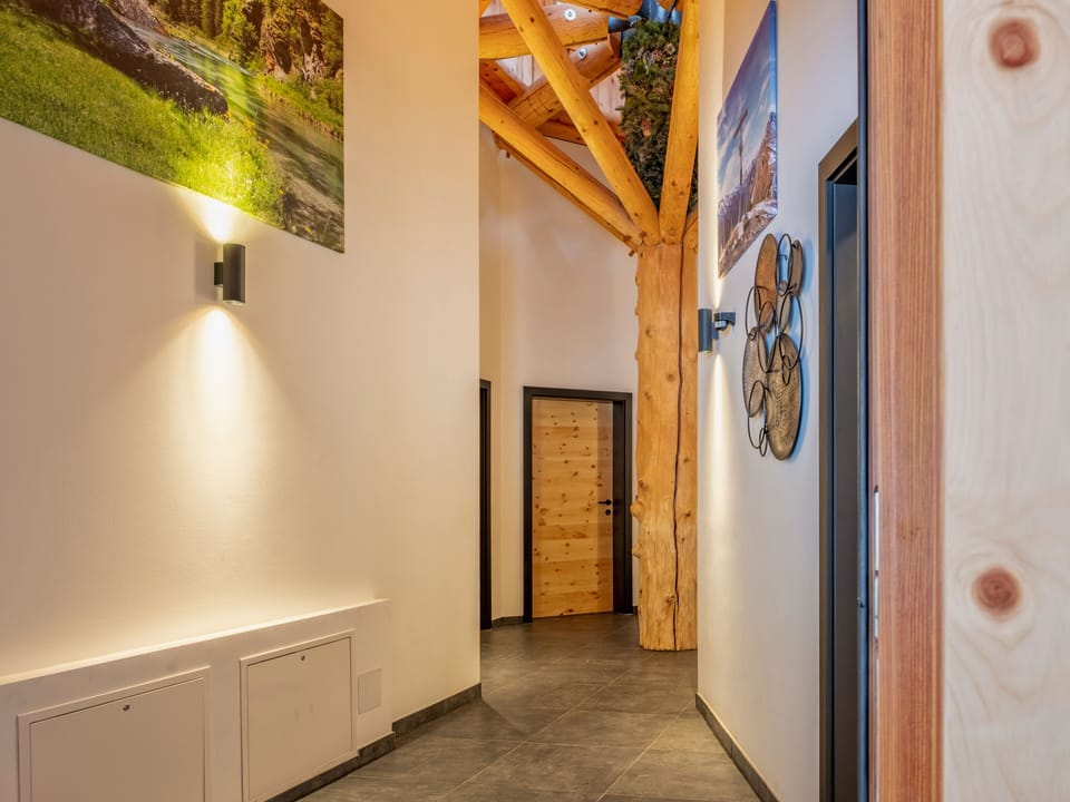 Entrance / Reception