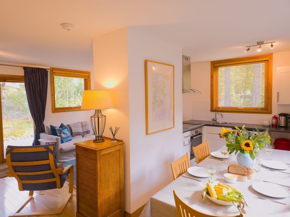  Taigh M'athair kitchen with dining space