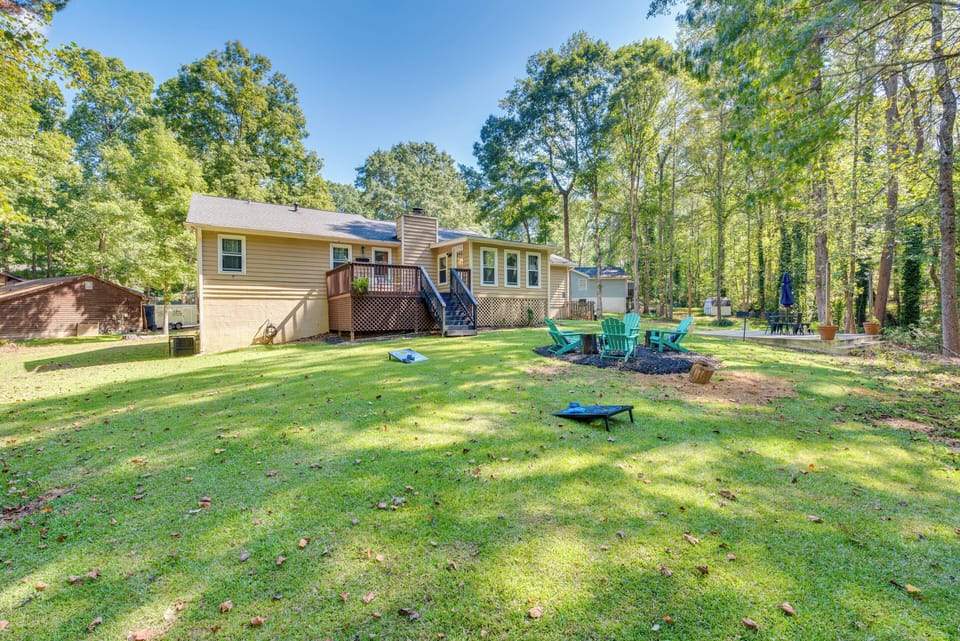 Backyard | Fire Pit | Deck