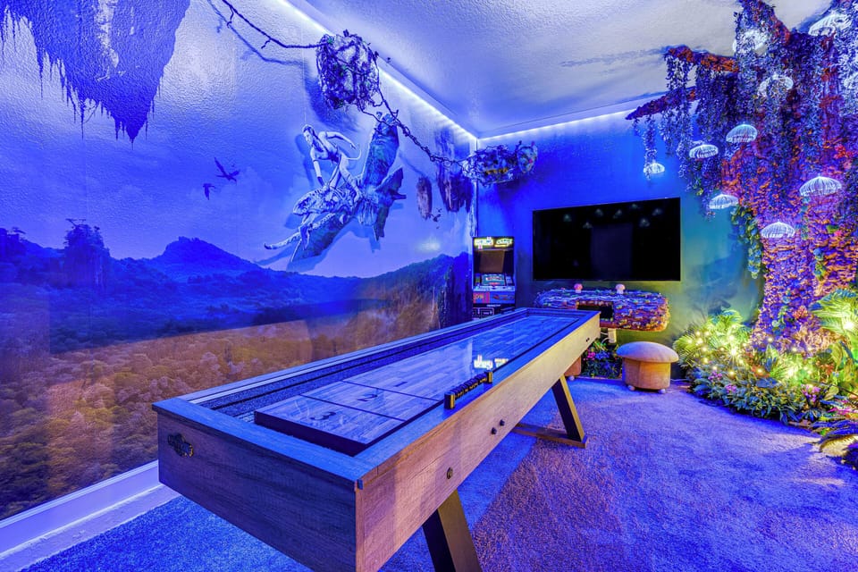 Kissimmee Vacation Rental | 7BR | 5BA | 1 Step Required | 3,291 Sq Ft